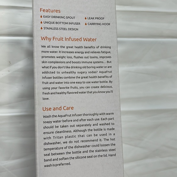 Aqua Frut fruit infuser bottle. NIB. Add any fruits/veggies for a flavor burst - Picture 4 of 7